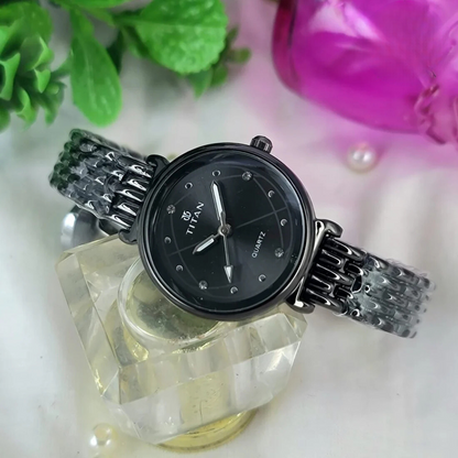 Modern Women's Watch with Metal Band