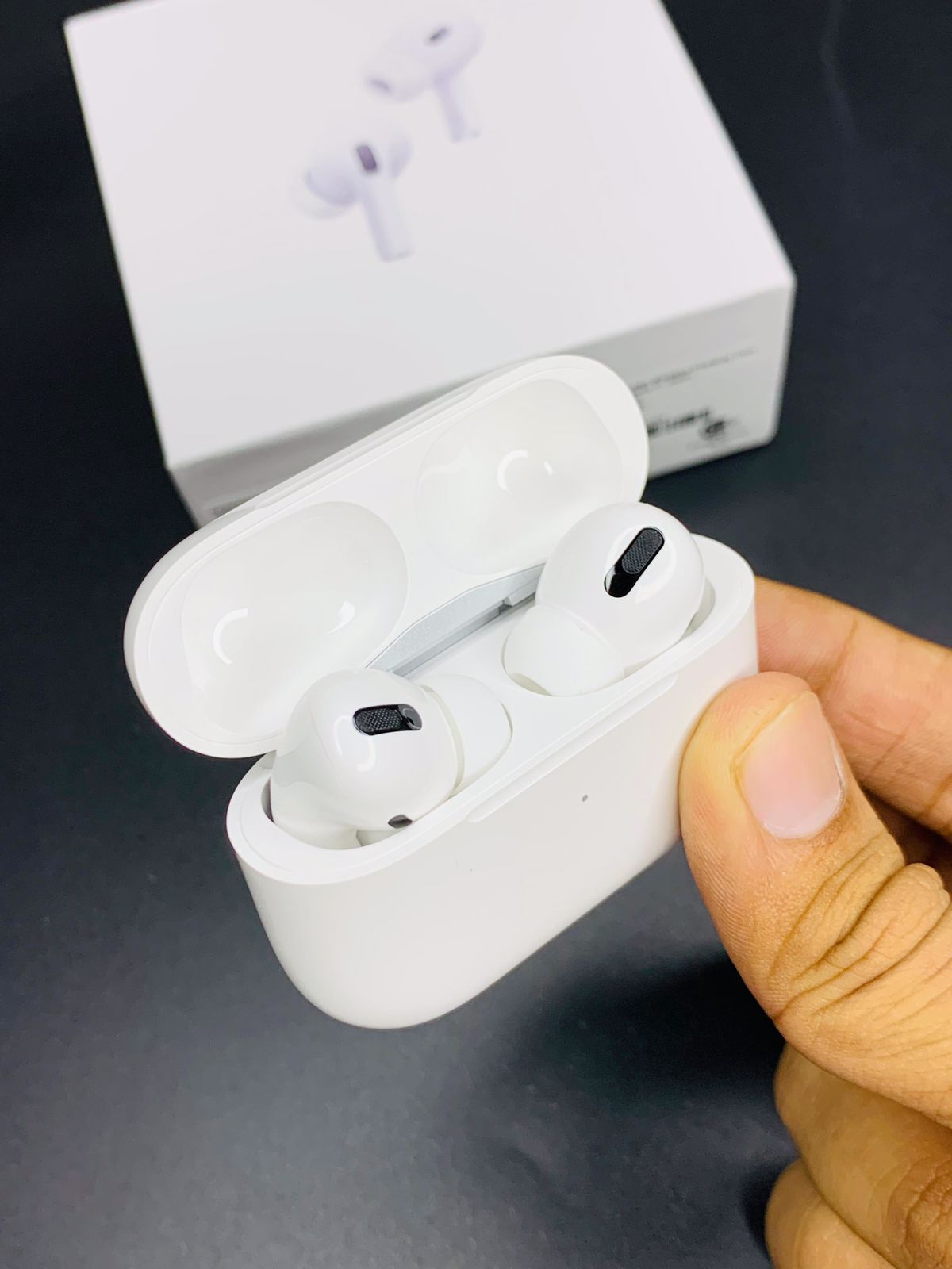 AirPods Pro – White