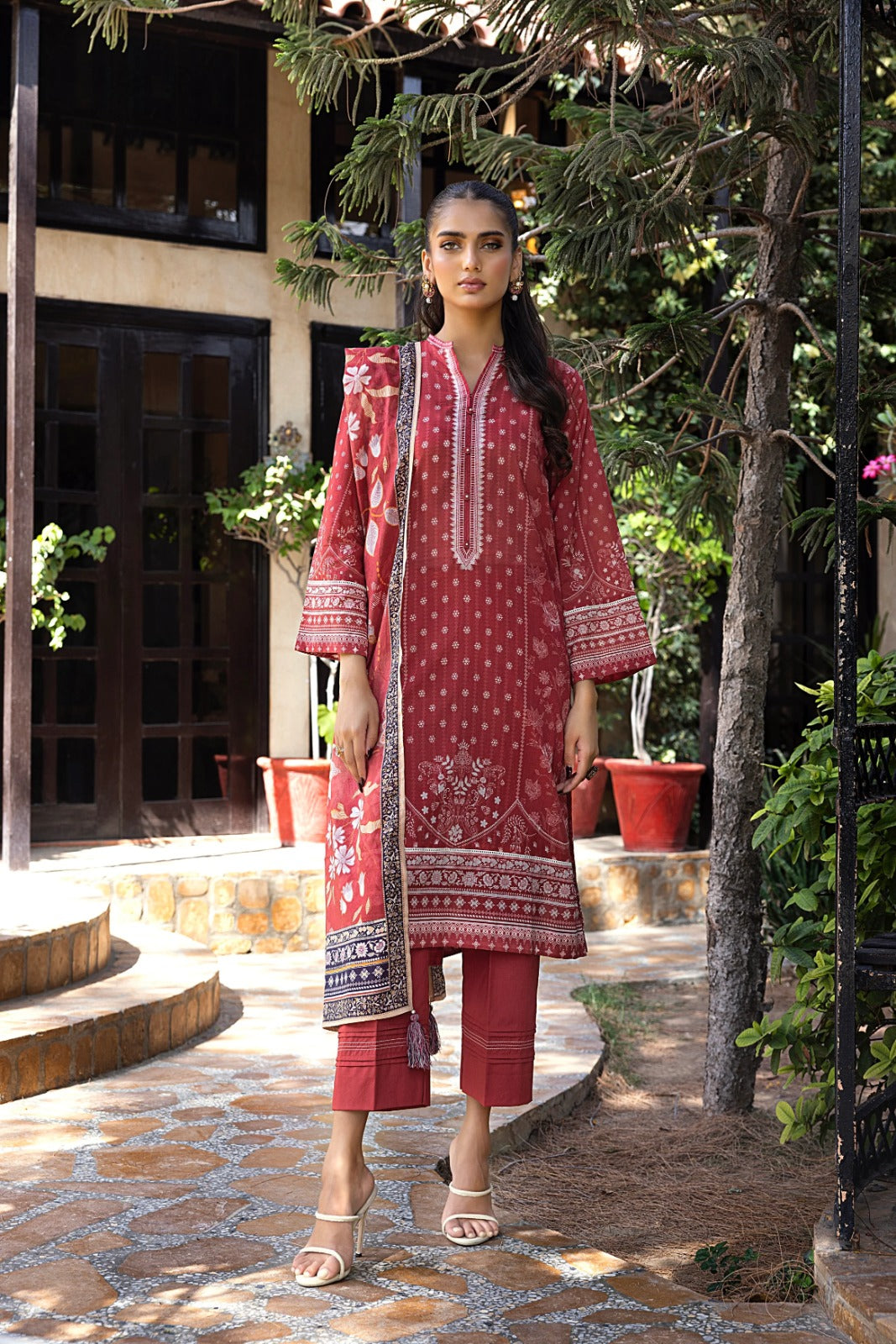 Lakhany Unstitched Lawn – 3 Piece Set