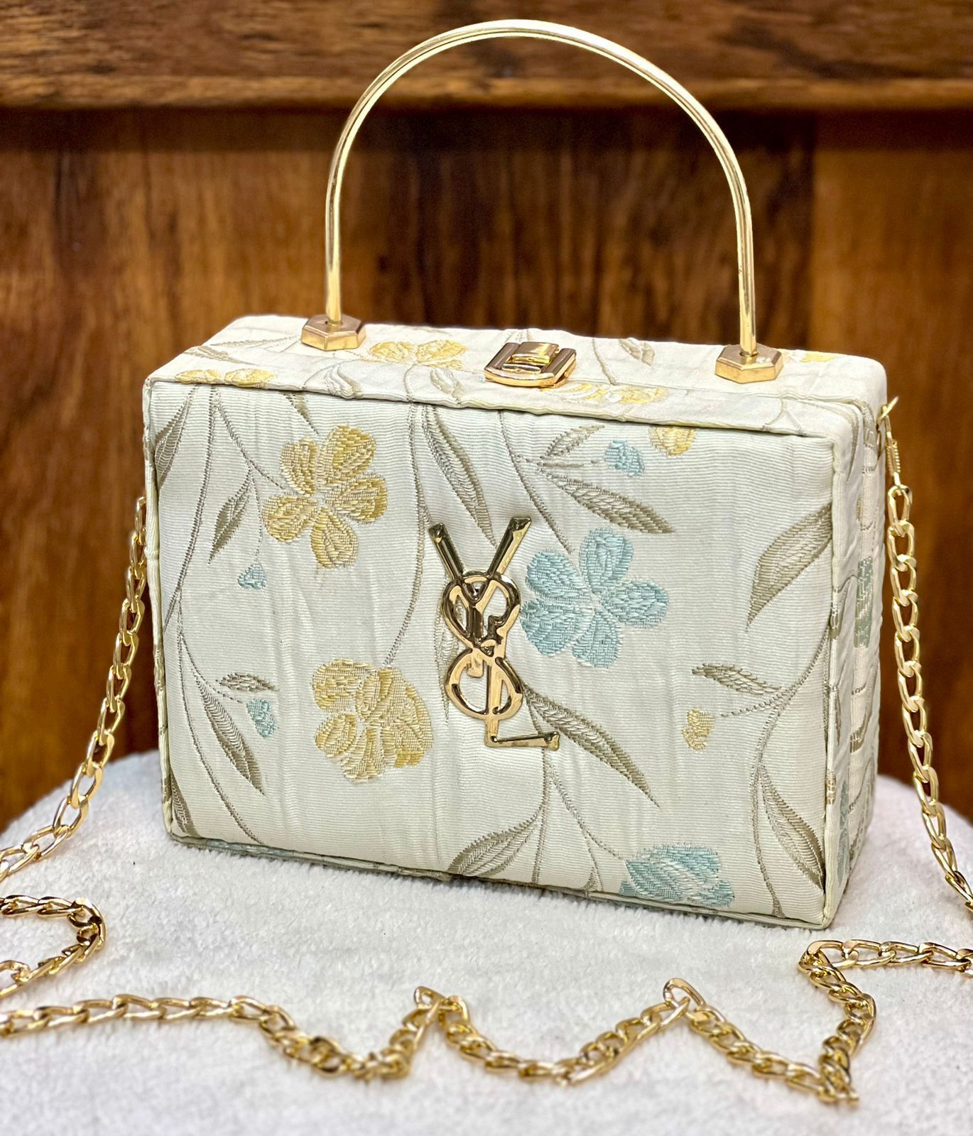 Chic Floral Clutch Featuring Gold Tone Hardware and Pearls

