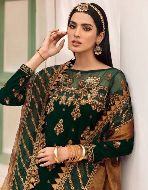 Emaan Adeel Velvet Embroidery Suit – Master Replica